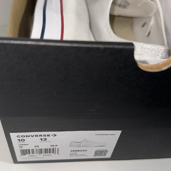 NIB Converse White Chuck Taylor All Star Canvas Low top sneaker size 10 - Picture 7 of 8